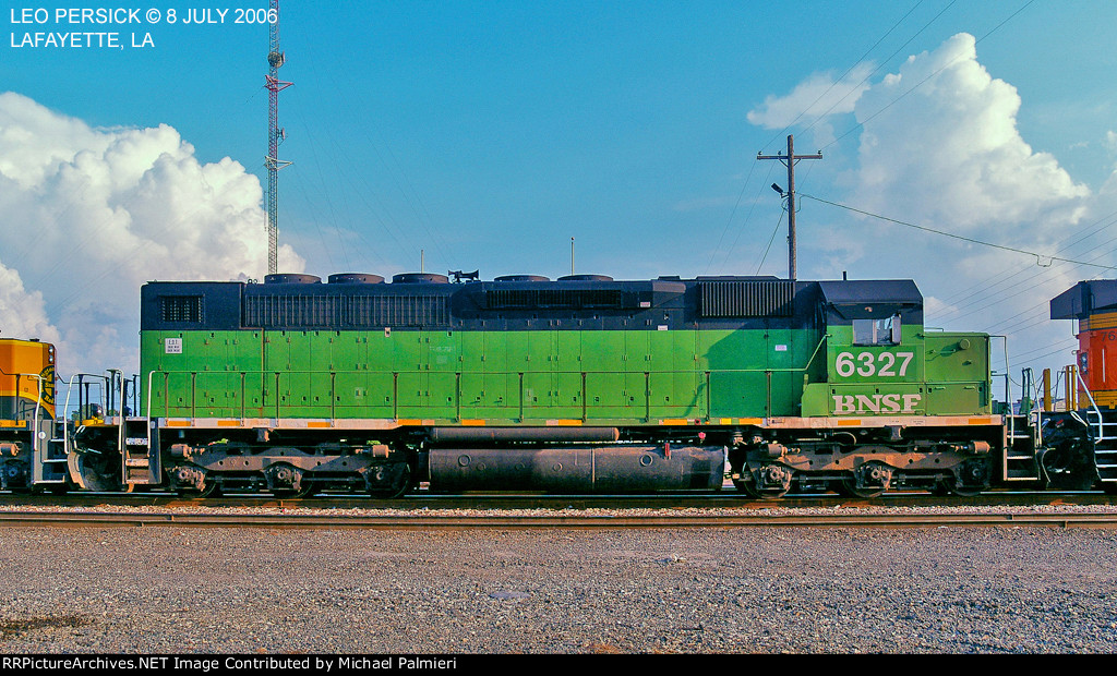 BNSF SDP40 6327